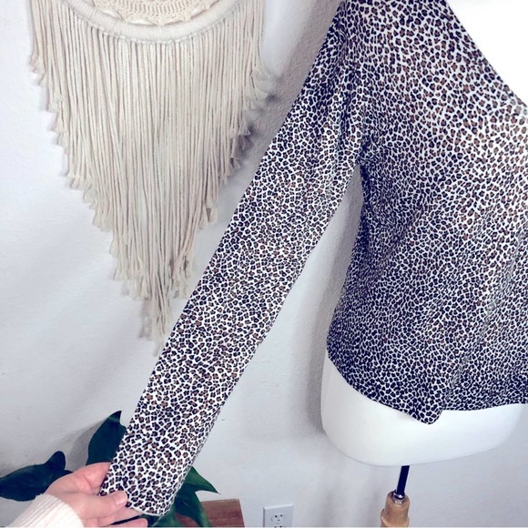 Banana Republic leopard animal print merino wool lightweight sweater medium - Picture 3 of 6